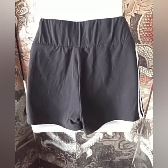 🛍️ BUNDLE ONLY 🛍️Derek Heart Black Women's Shorts - Picture 3 of 6